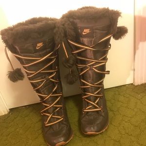 ❄️Brown Women’s Nike Winter Boots❄️